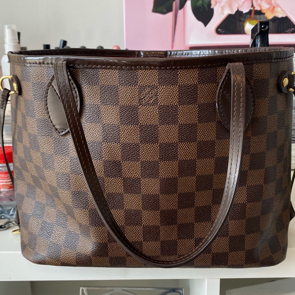 LV small damier